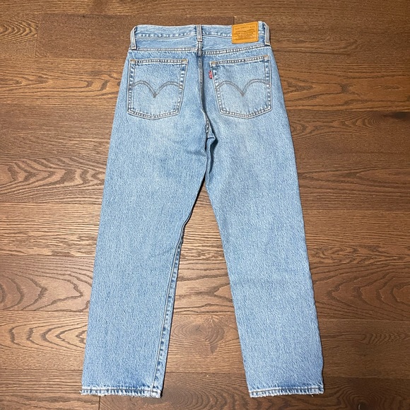 Levi Wedgie Straight Jeans - Picture 3 of 3